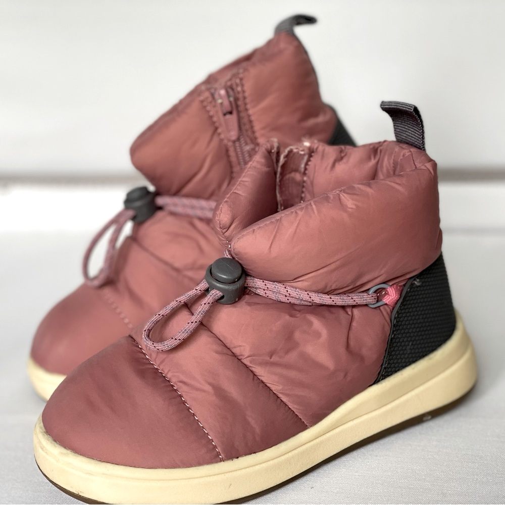 Blush / dusk pink girl ankle books